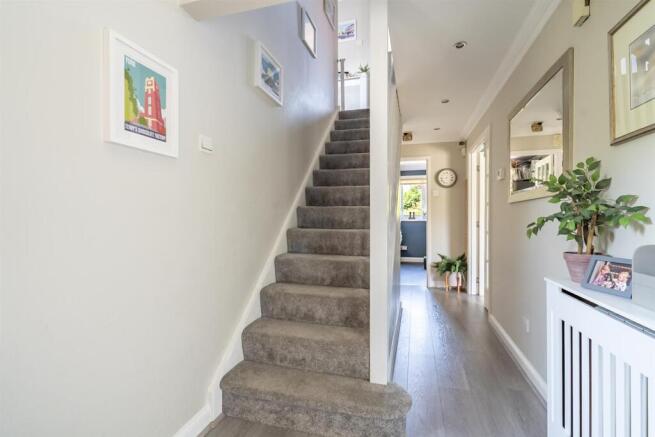 4 bed Detached for sale Image 11