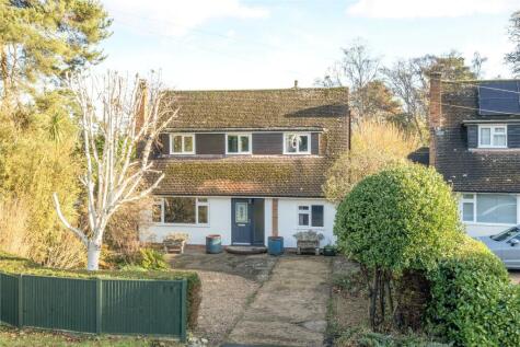 MacDonald Road, Lightwater, Surrey, GU18