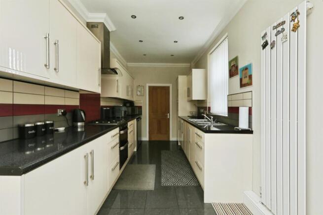 3 bed Terraced for sale Image 4