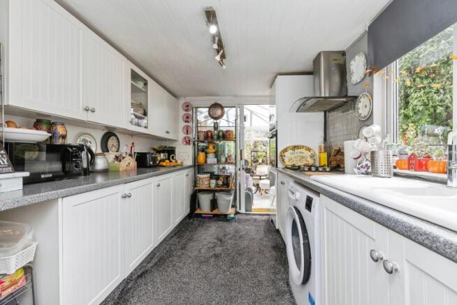 3 bed Semi-Detached for sale Image 7