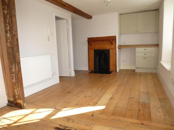 Living Room V2.JPG