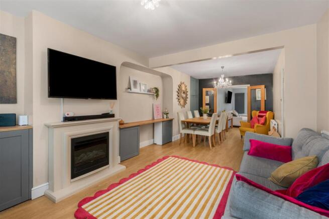 302 Warwick Road, Banbury-6.jpg