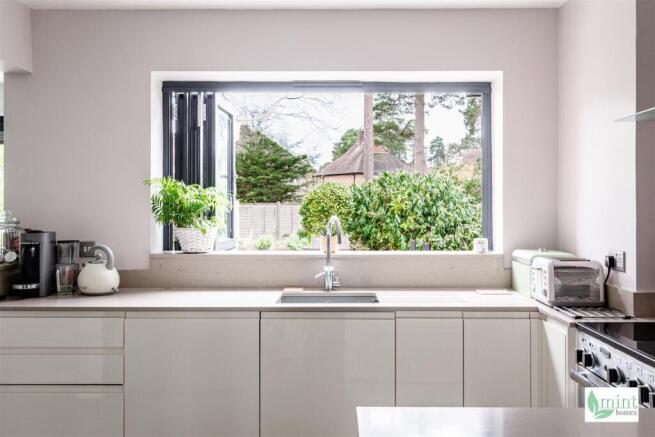 Nicholas Gardens - Watermark-35.jpg