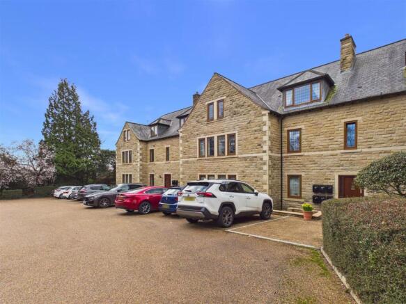 2 bed Flat to rent Image 2