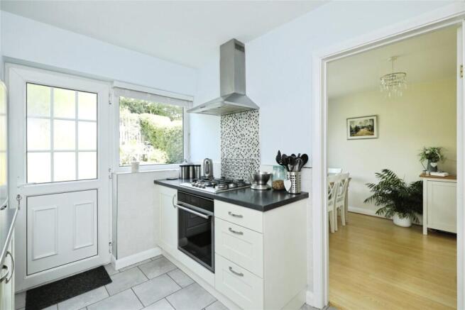 4 bed Semi-Detached for sale Image 8