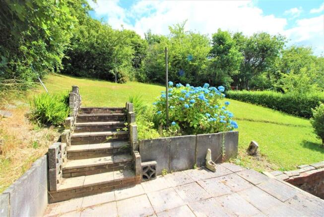 2 bed House to rent Image 11