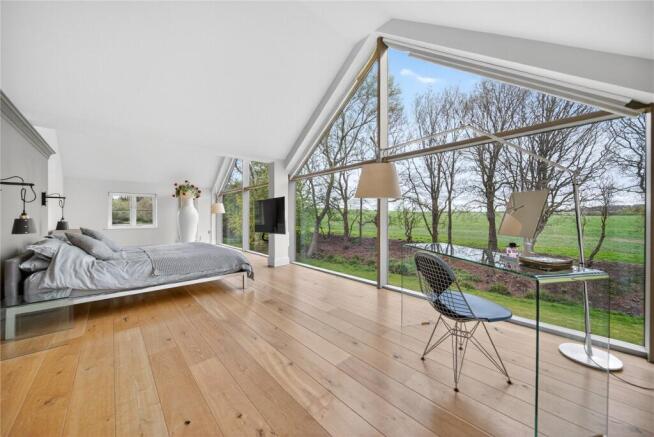4 bed Detached for sale Image 10