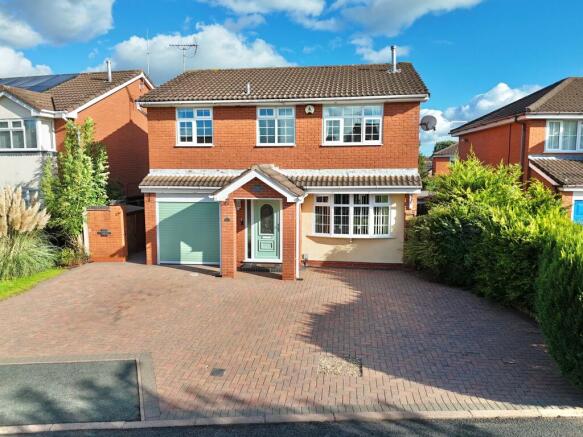 4-bed detached on Springwell Close, Crewe, CW2, £350,000