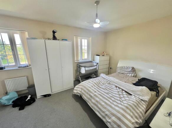 4 bed Terraced for sale Image 5