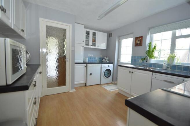 8 SUNDERLAND PLACE, WELLESBOURNE  (KITCHEN).JPG