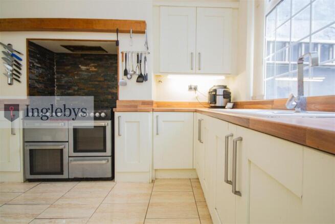 3 bed Terraced for sale Image 9