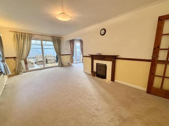 Lounge / Dining Room