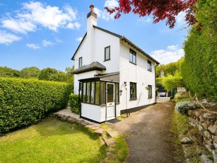 Village Road, West Kirby, Wirral, Merseyside, CH48