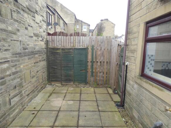 2 bed Semi-Detached to rent Image 11