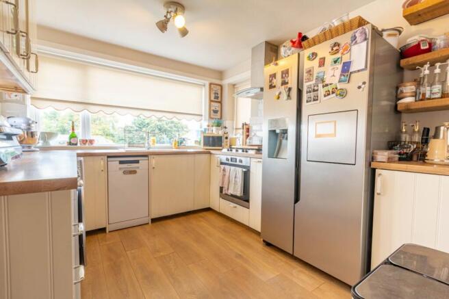 2 bed Semi-Detached for sale Image 6