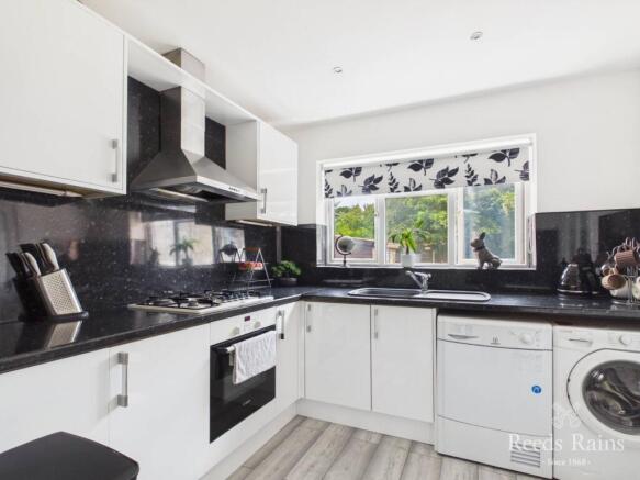 3 bed Semi-Detached for sale Image 7