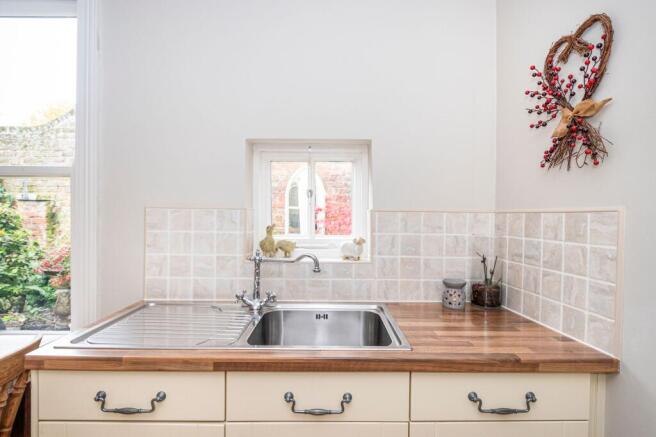 3 bed Town House for sale Image 7