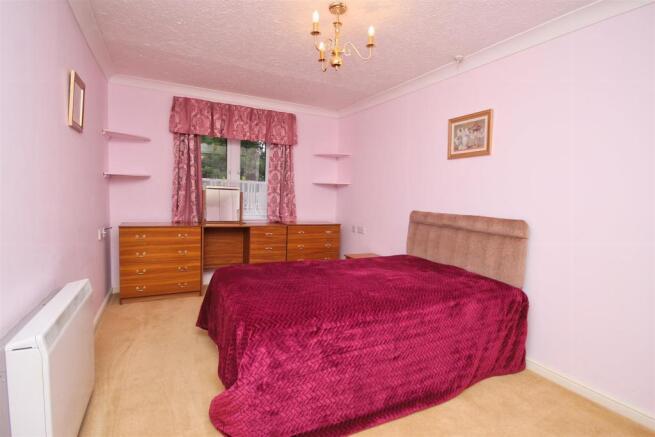 Bedroom (two bedrooms)