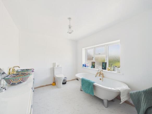 3 bed Detached for sale Image 9