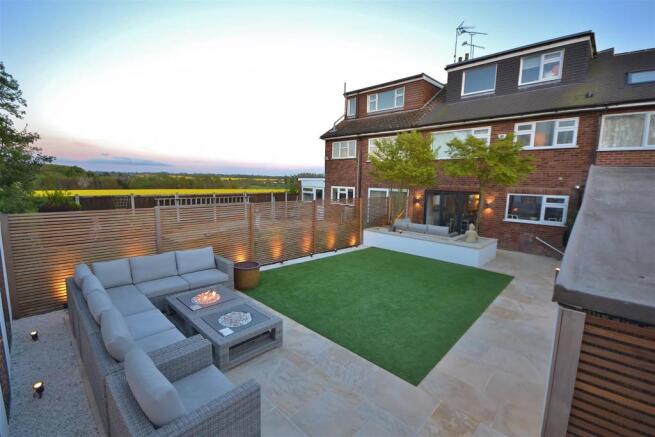 Stunning Low-Maintenance Rear Garden
