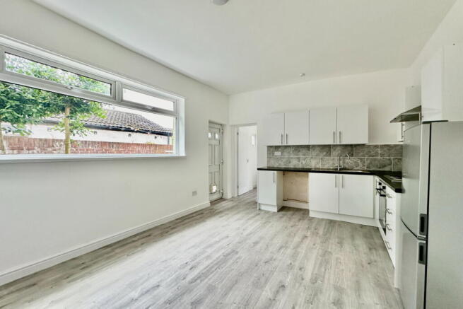 5 bed Block of Apartments for sale Image 9