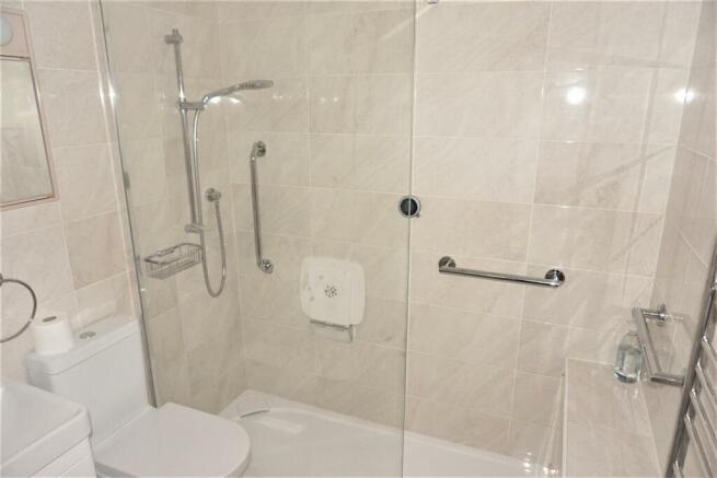 ENSUITE SHOWER