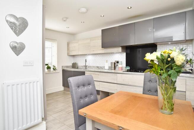 3 bed Semi-Detached for sale Image 6