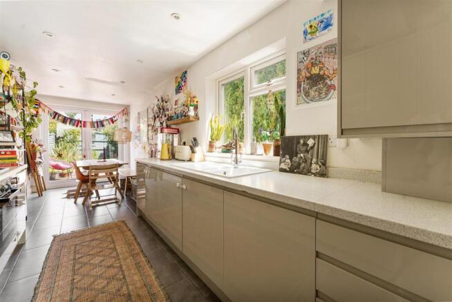 Farmer Road, E10
