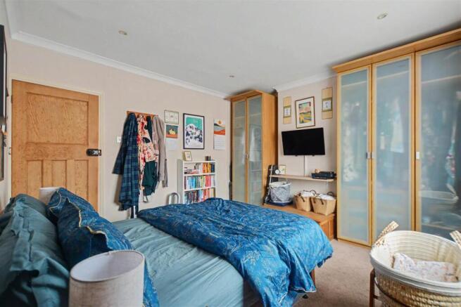 Bedroom 1_3.jpeg