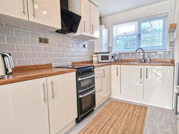 Kitchen 1.jpg
