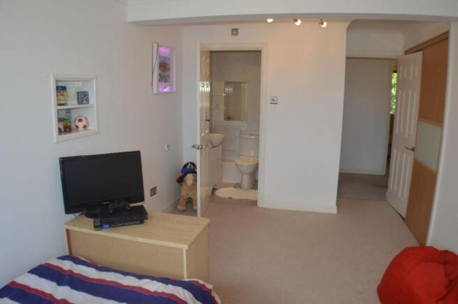 Photo 18
