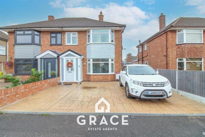 3-bed semi-detached on Glencoe Road, Ipswich, £300,000