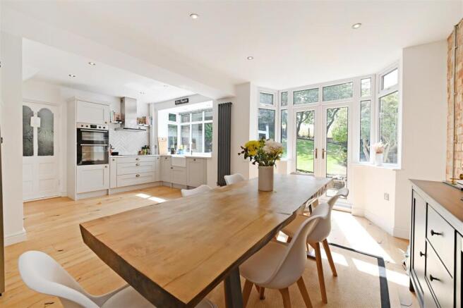 3 bed Semi-Detached for sale Image 9