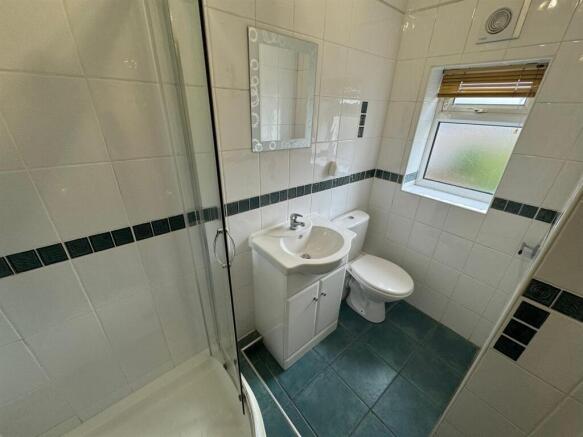 2 bed House to rent Image 11