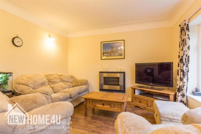 LOUNGE:
