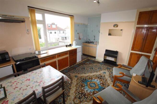 Dining Kitchen: