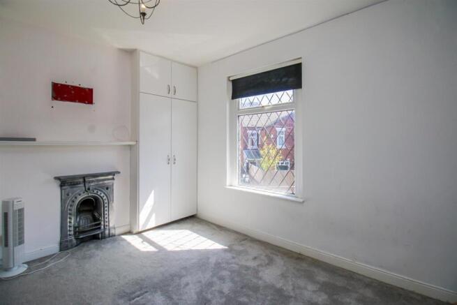 3 bed Terraced for sale Image 6