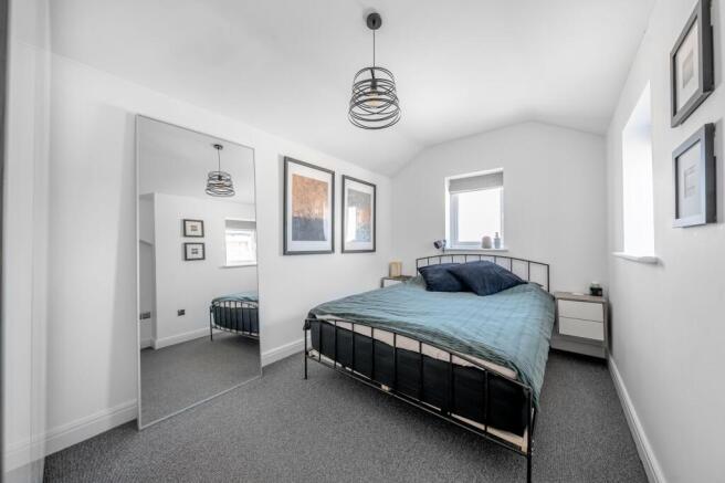 4 bed Terraced for sale Image 12