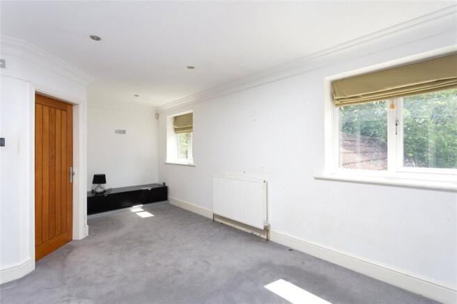 7 bed Detached for sale Image 10