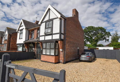 Chester Road, Whitby, CH65 6SA