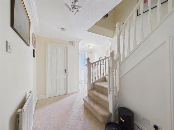 4 bed Detached for sale Image 5