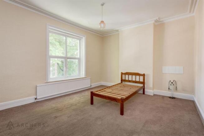 4 bed Semi-Detached for sale Image 11