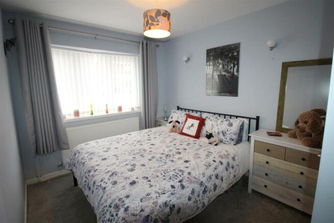 Anson Close, 11 Bedroom One.JPG