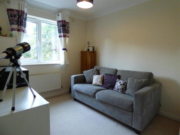 BEDROOM 4