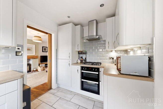 3 bed Semi-Detached Bungalow for sale Image 7