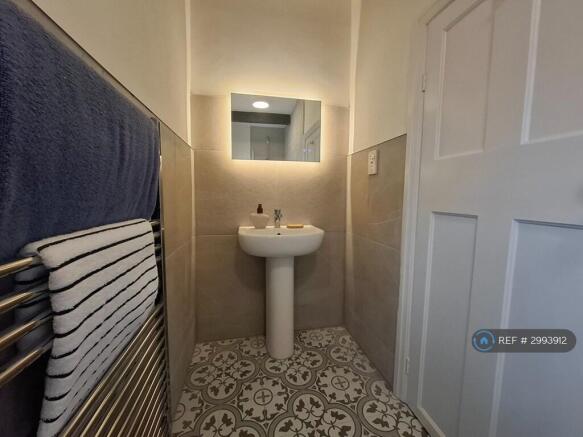3 bed Terraced to rent Image 12