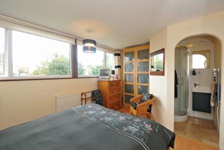 Master Bedroom En Suite