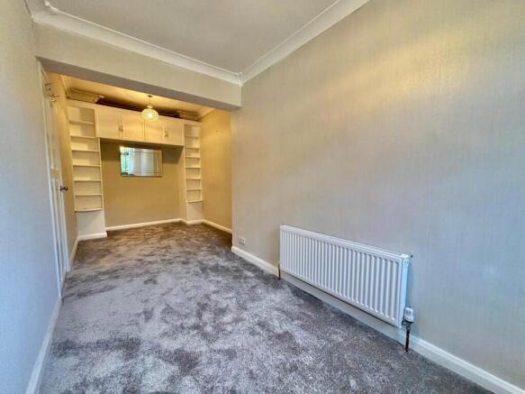 2 bed Semi-Detached to rent Image 8