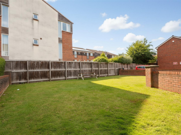 2 bed Apartment to rent Image 8