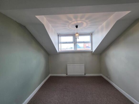 2 bed Maisonette to rent Image 10